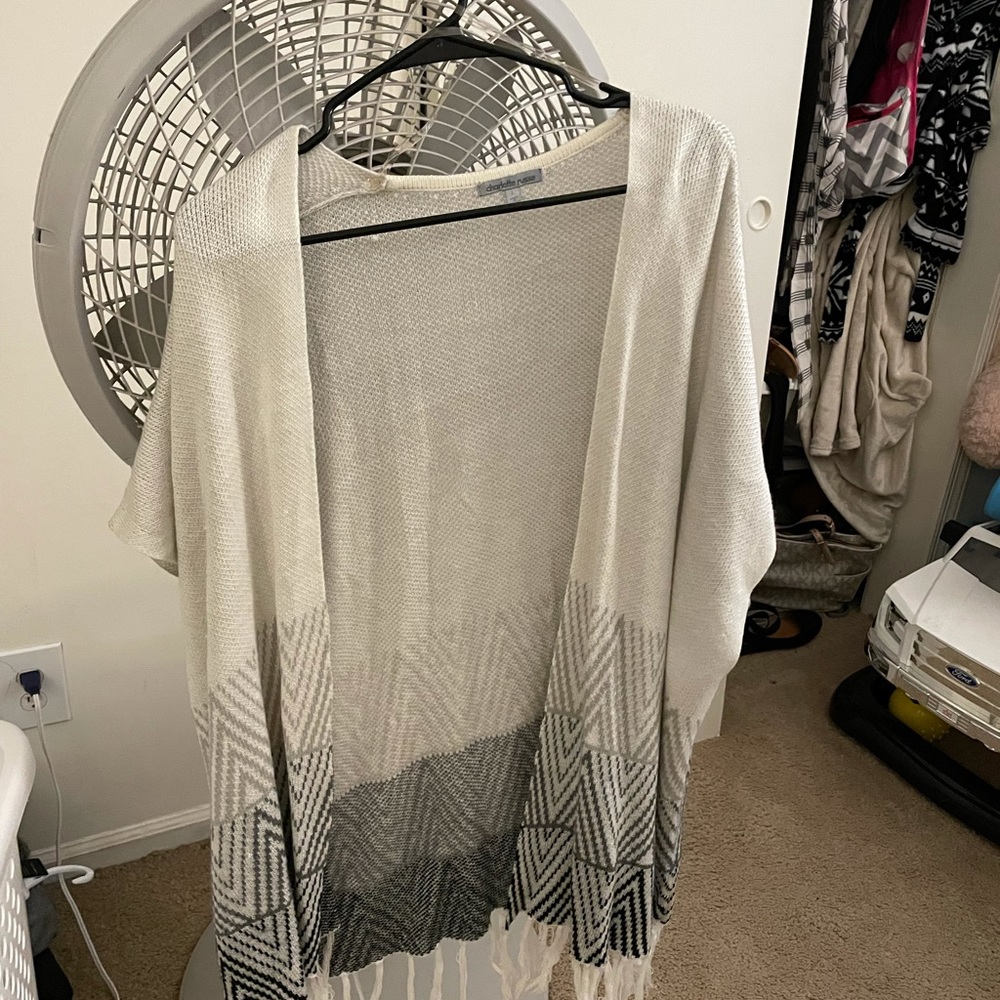 Short sleeve sweater